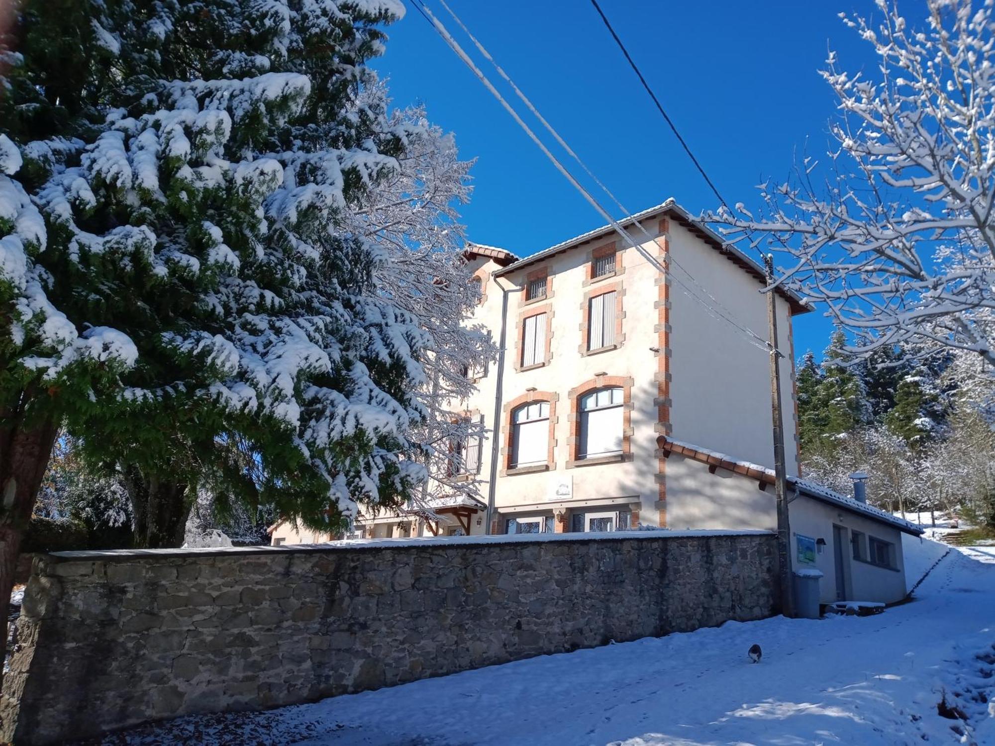 Gite Des 3 Etangs Malvières Exteriör bild