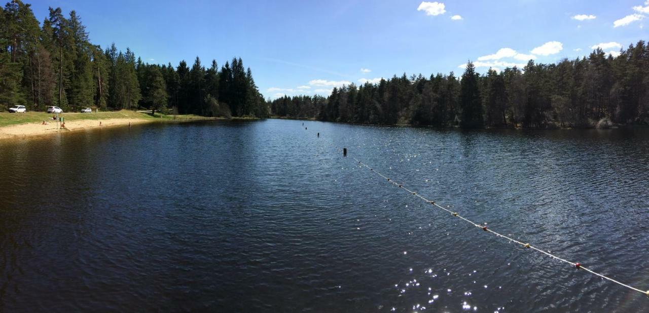 Gite Des 3 Etangs Malvières Exteriör bild